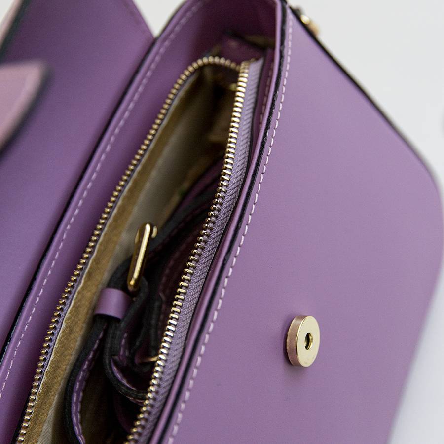 Laura Di Maggio DEA – Postina in pelle elegant lilla Italia