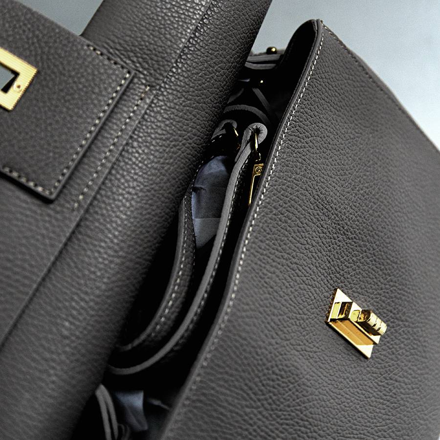 Laura Di Maggio ZELDA – borsa in pelle dollaro nera 2025