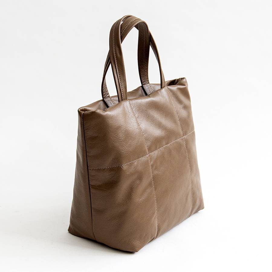 Laura Di Maggio DENISE – Tote bag in pelle nappa trapuntata taupe In Linea