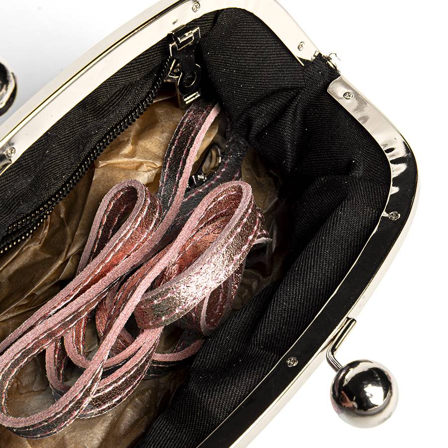Laura Di Maggio CLUTCH – borsetta in pelle laminata cipria Fino Al -60%
