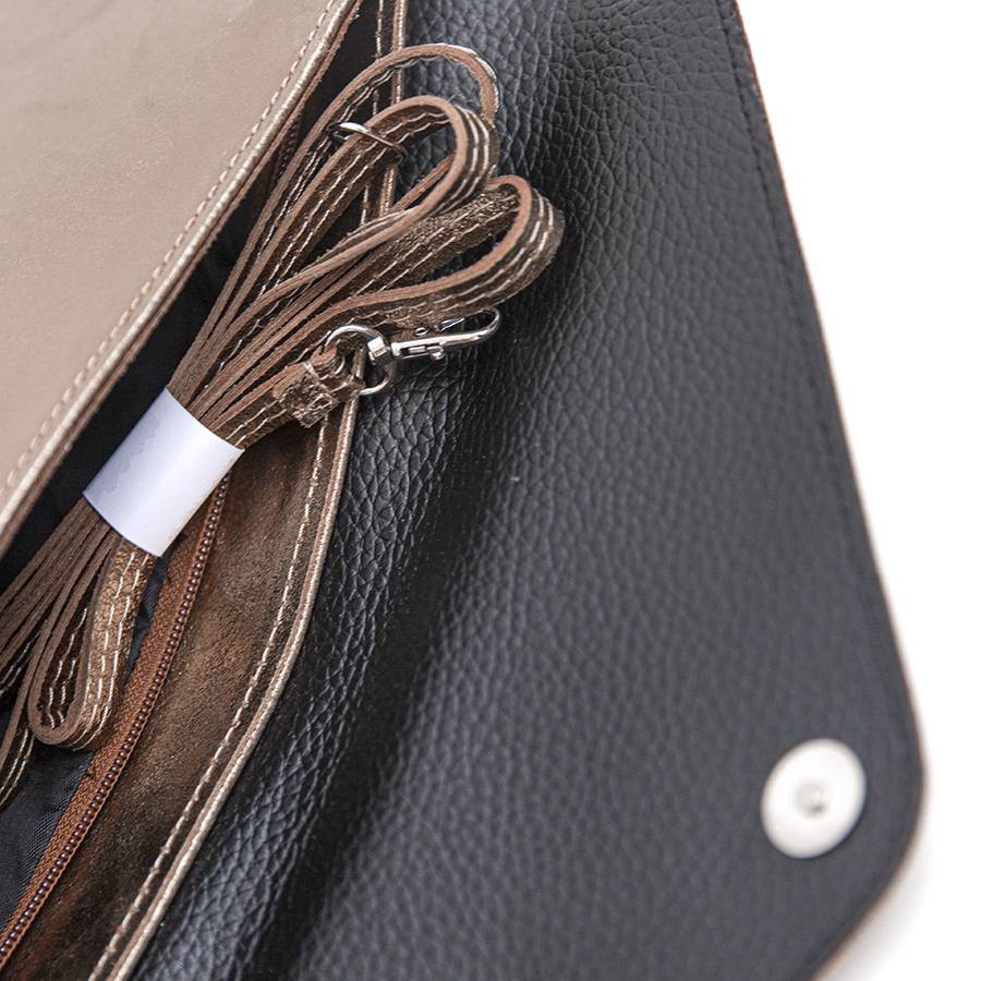 Laura Di Maggio BUSTA – Postina in pelle laminata bronzo Sottocosto