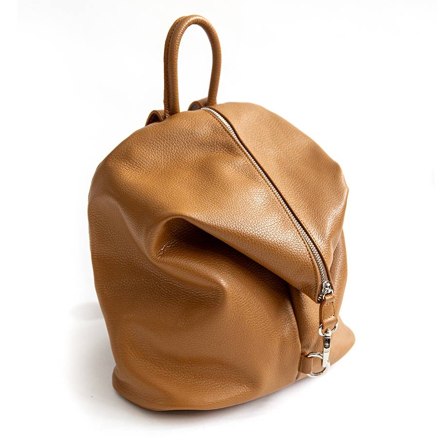 Laura Di Maggio FLIP – Zaino con zip in pelle cuoio In Vendita