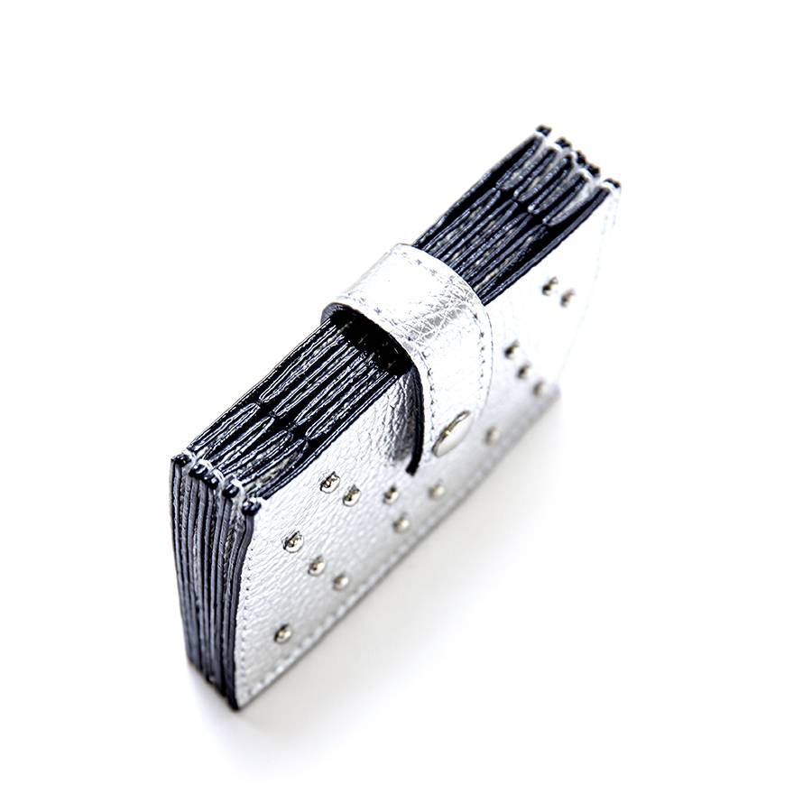 Laura Di Maggio CREDIT CARD – credit card argentato con borchie Prezzo Ridotto