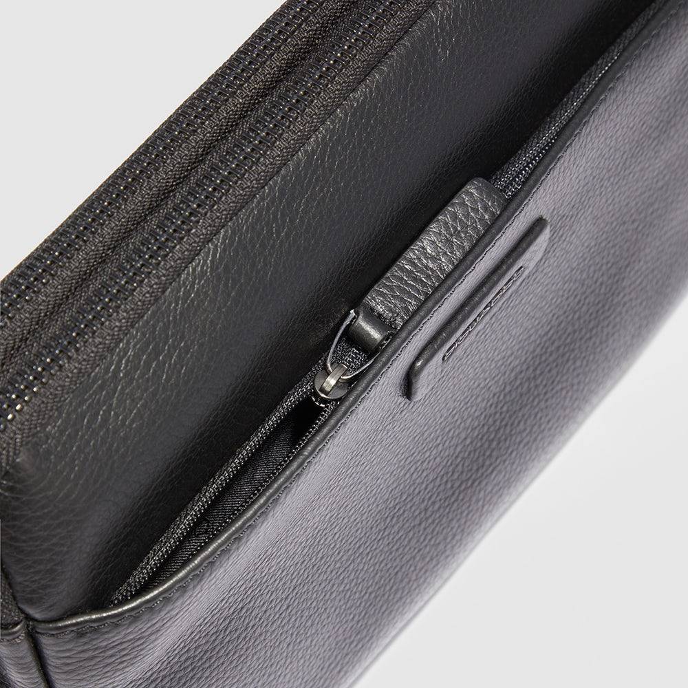 Piquadro Men’s clutch with iPad®mini compartment Spedizione Gratuita