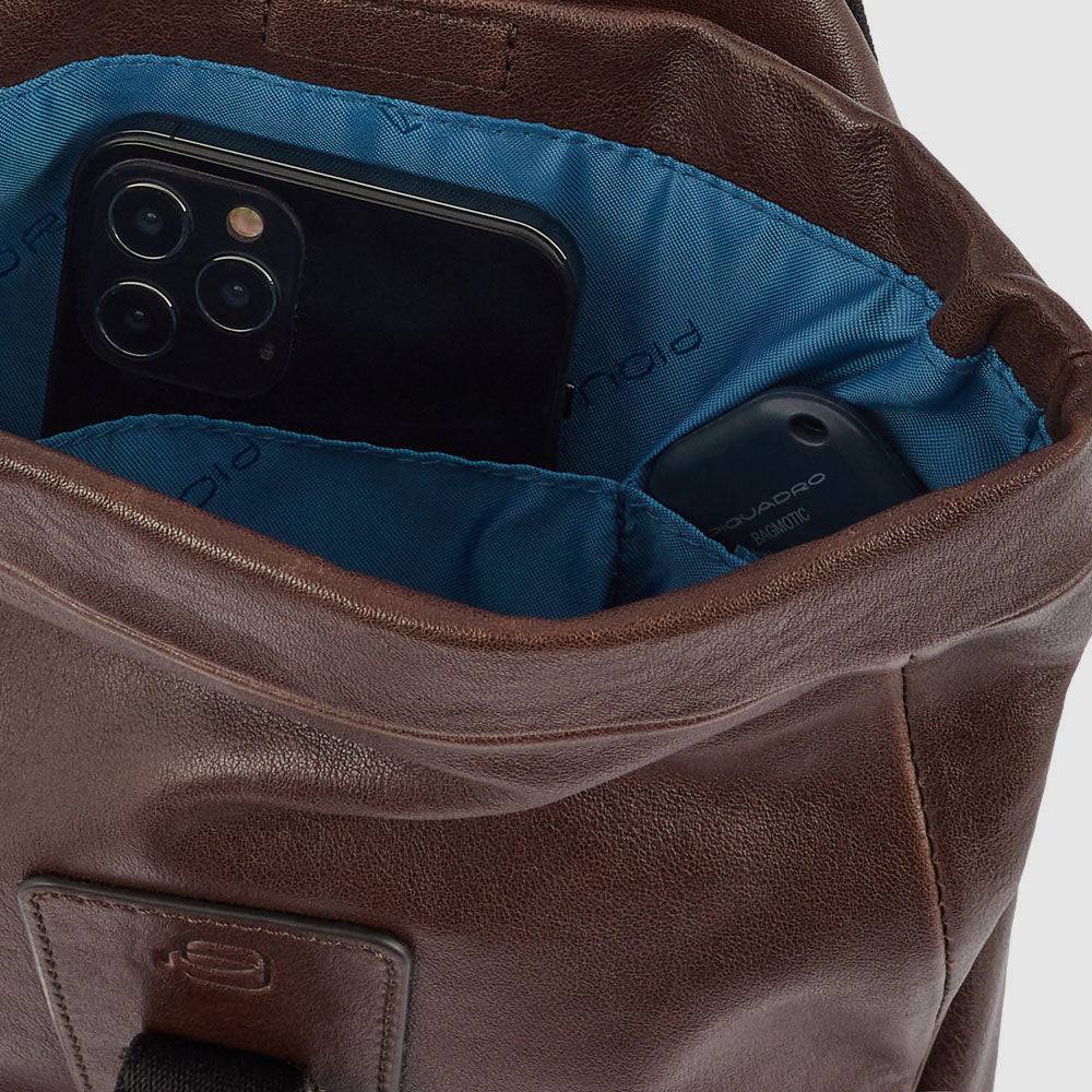 Piquadro Roll top mono sling bag Fino al 65% di sconto