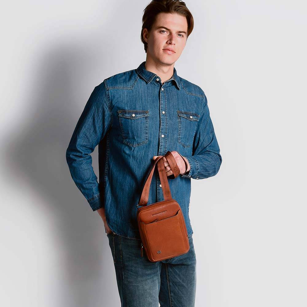 Piquadro Pocket crossbody bag with iPad®mini compartment Fino Al -60%