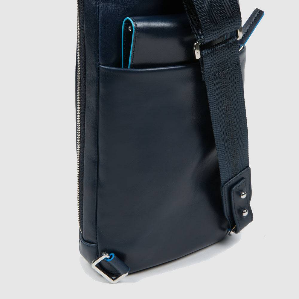 Piquadro Mono sling bag with iPad®mini compartment Offerta Pasqua