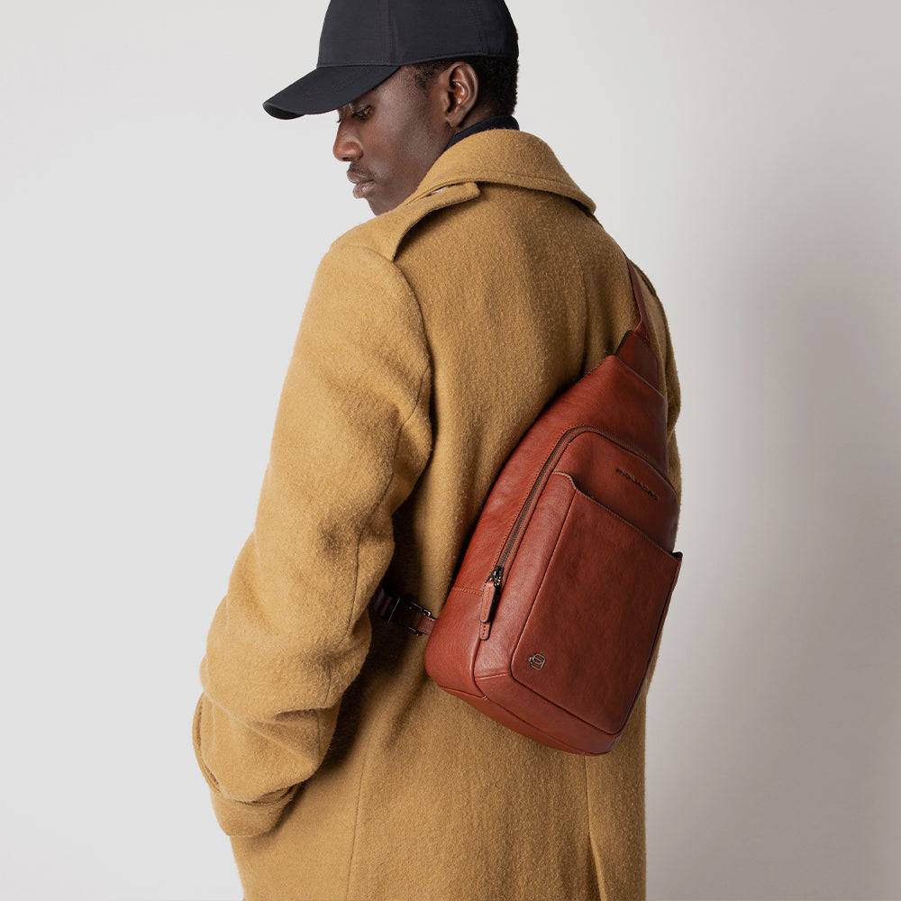 Piquadro Mono sling bag with iPad® compartment Offerta per la Festa della Mamma