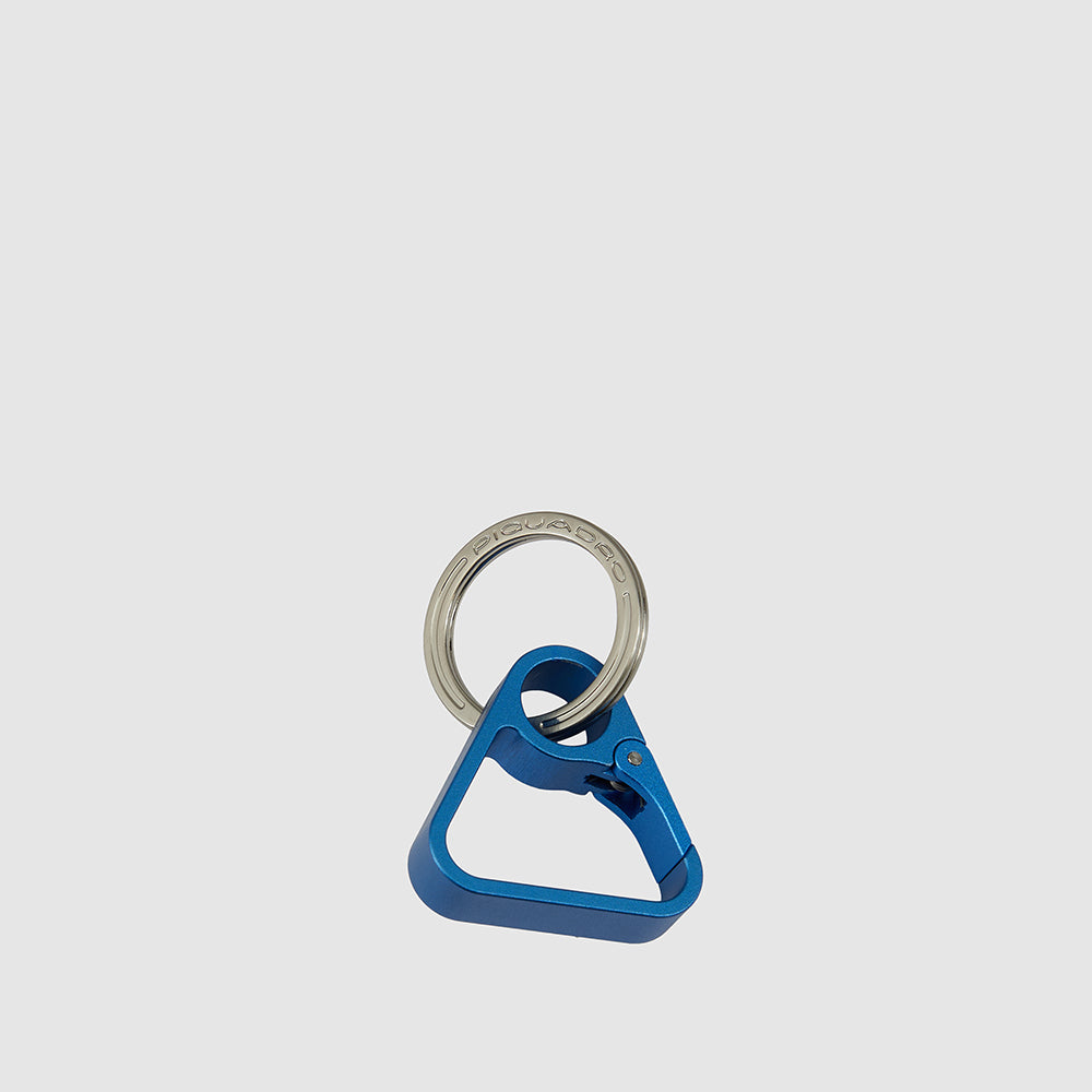 Piquadro Keychain with triangular carabiner hook ACQUISTA ORA