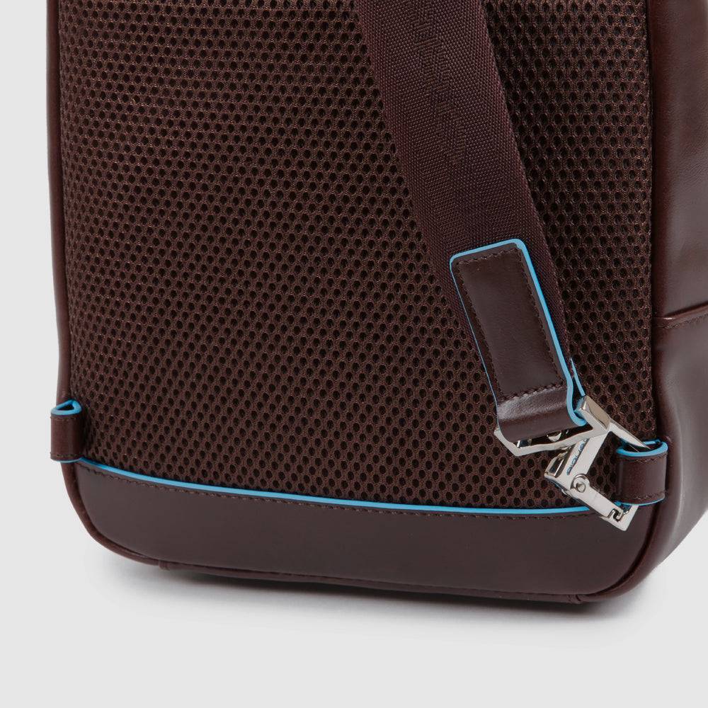 Piquadro Mono sling bag for iPad®mini Fino al 60% di sconto