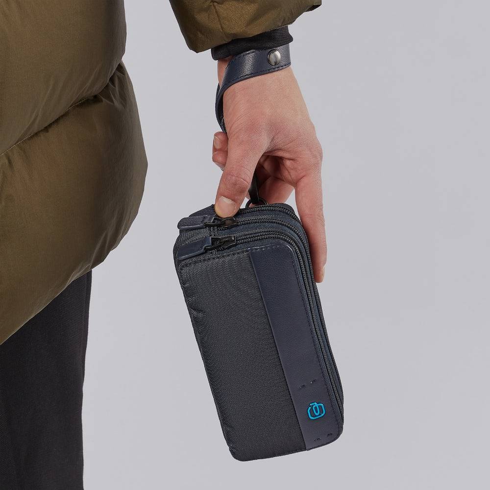 Piquadro Case with three dividers and wrist strap In Saldo