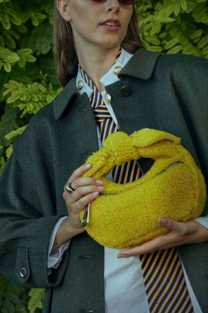 Roberta Gandolfi Bunny Teddy mini bag in shearling con tracolla in pelle staccabile Moda