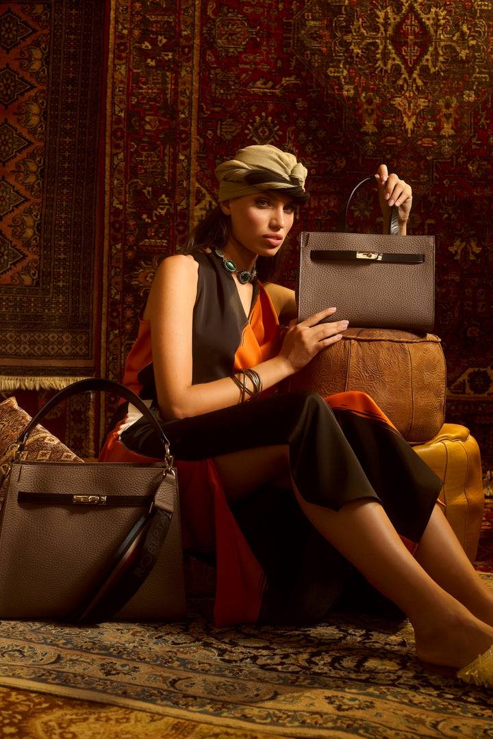 Roberta Gandolfi Frida Satchel in pelle martellata con tracolla logata in tessuto regolabile Fino Al -60%