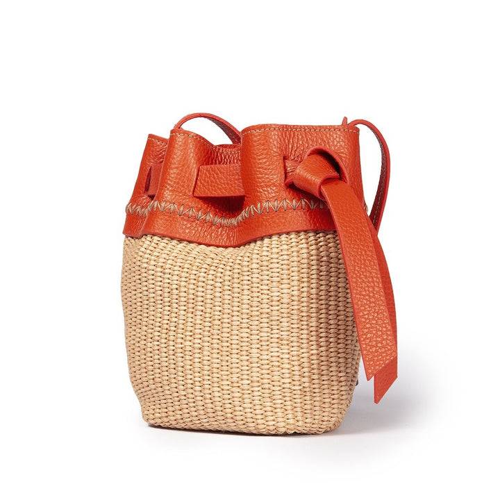 Roberta Gandolfi Ambra mini bucket in rafia e pelle martellata Qualità