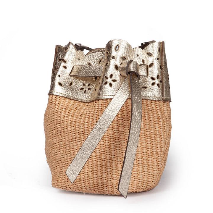 Roberta Gandolfi Diletta Mini Bucket in rafia con balza in pelle laserata con tracolla staccabile Vendita Calda