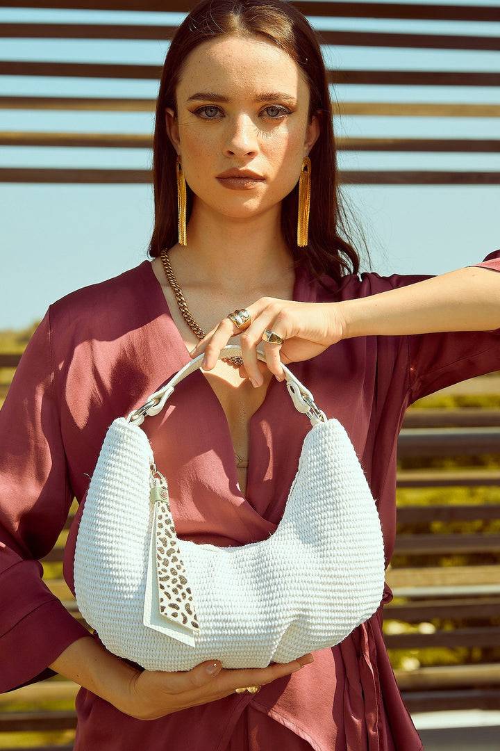 Roberta Gandolfi Beatrice Hobo small in raffia e finiture in pelle con dettaglio animalier e tracolla staccabile Outlet
