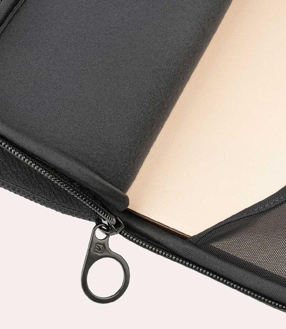 Tucano Second skin per laptop 17" e 18" In Vendita