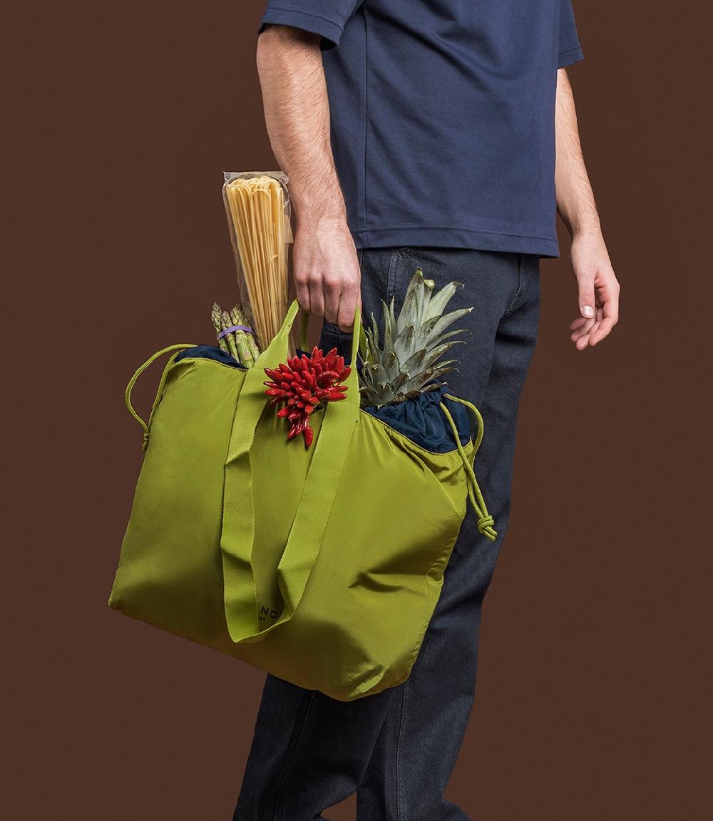 Tucano Borsa shopper pieghevole in materiale ottenuto dalla plastica riciclata Nuova