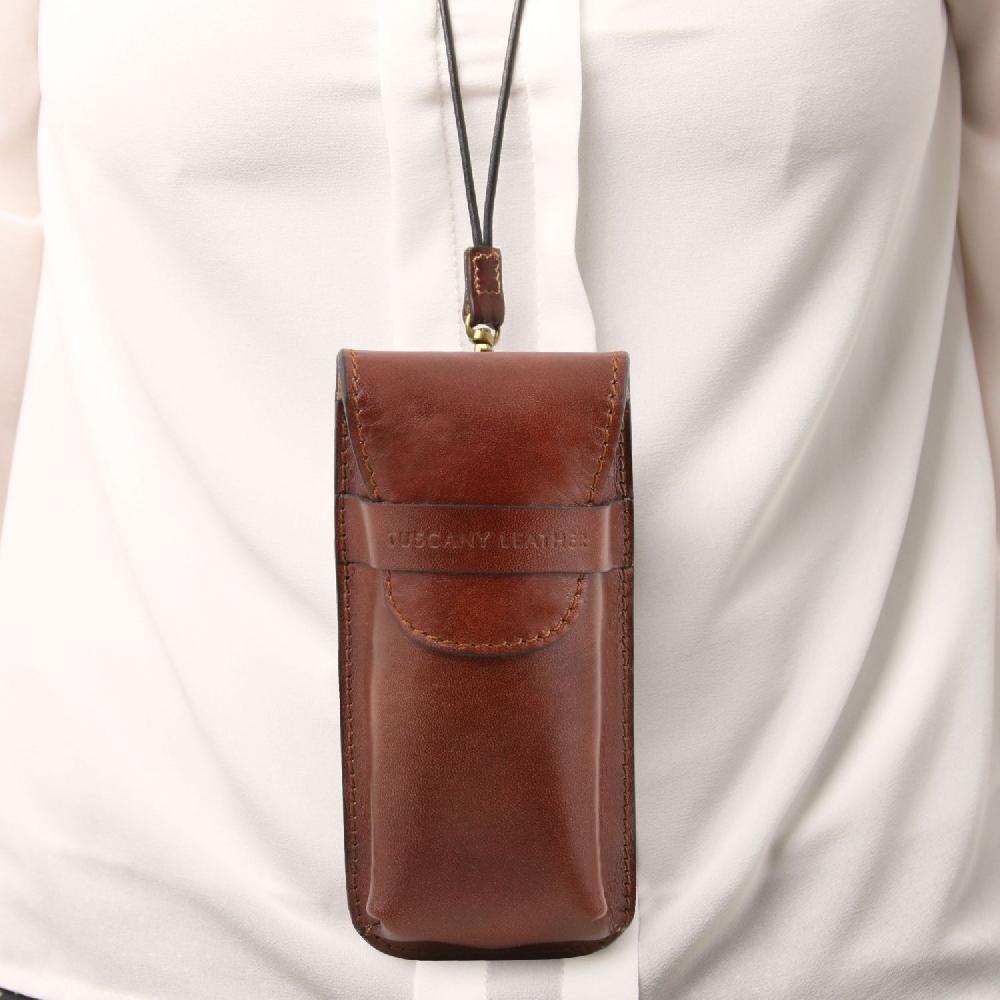Tuscany Leather Esclusivo Portaocchiali/Portacellulare a Tracolla in Pelle Misura Grande Vendita Economica