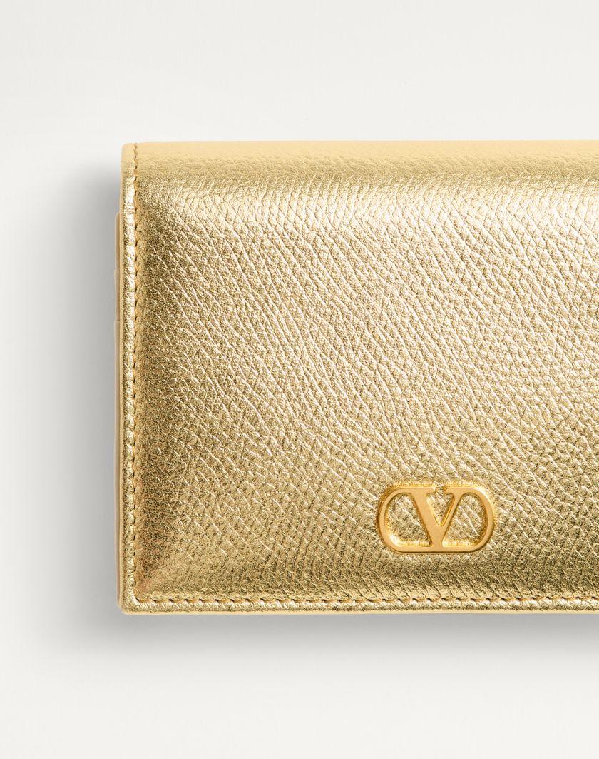 Valentino Handbags Portafoglio Vlogo Signature In Vitello Granato Laminato per Donna in Antique Brass | Valentino IT Presa