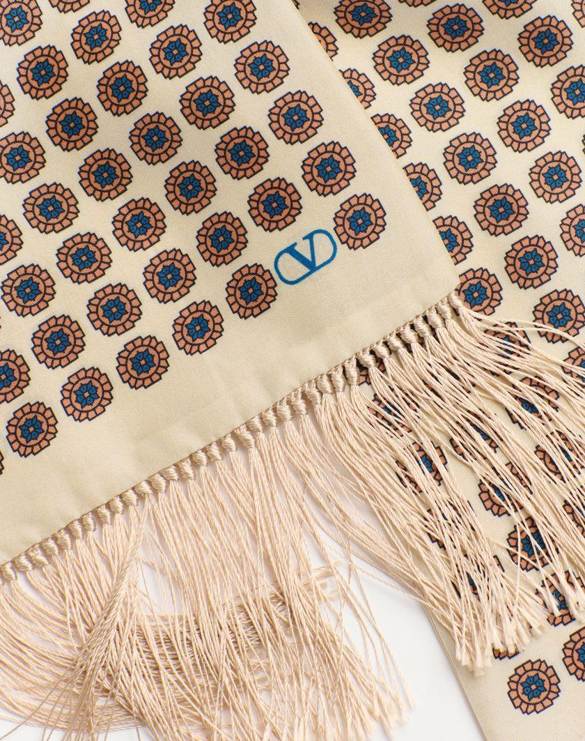 Valentino Handbags Scarf Bandeaux Chamber In Seta Con Frange per Uomo in Crema/pesca/bluette/nero | Valentino IT Italia