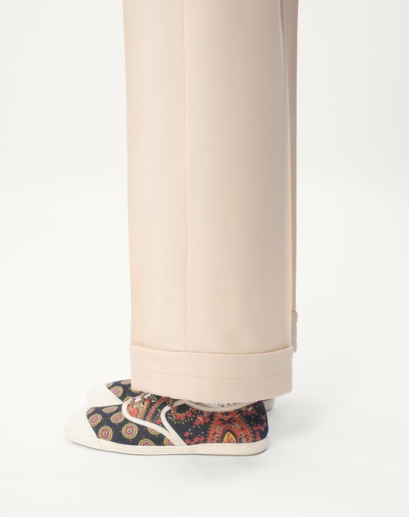 Valentino Handbags Pantalone In Gabardina Di Lana Con Risvolto per Uomo in Burro | Valentino IT Novità