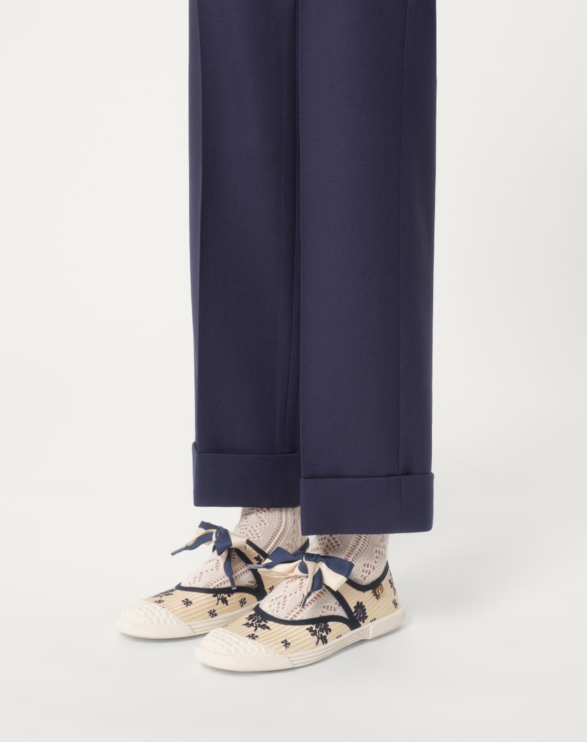 Valentino Handbags Sneaker Ballerina Bay By Bay In Tessuto Papier Floral per Donna in Blu/avorio | Valentino IT Novità