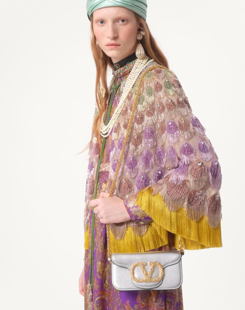 Valentino Handbags Abito Lungo In Fil Coupe' Lame' Cachemire Apres L'hiver Ricamato per Donna in Multicolor | Valentino IT In Saldo