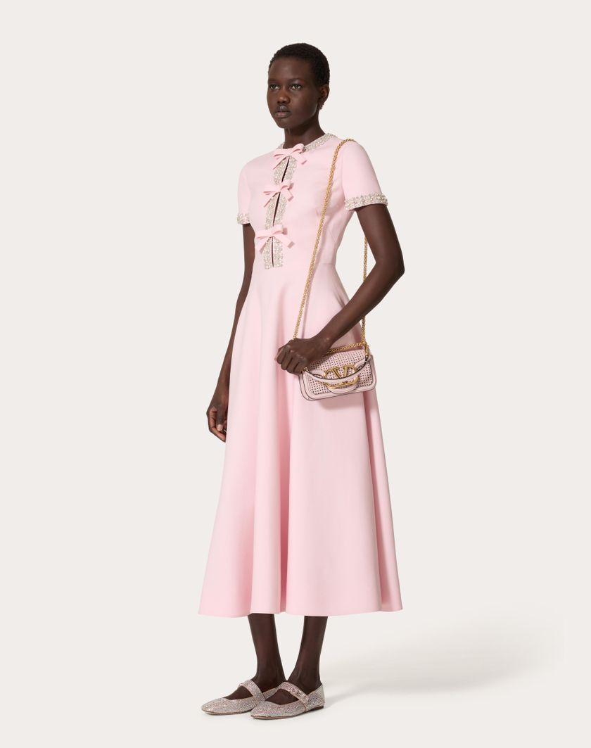 Valentino Handbags Borsa Piccola A Spalla Valentino Garavani Locò In Pelle Intrecciata per Donna in Rose Quartz | Valentino IT Shopping Online