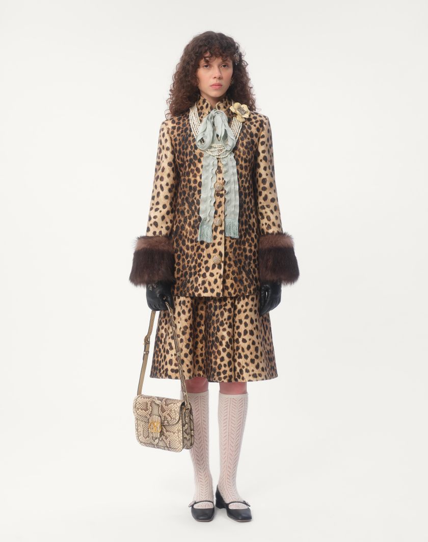 Valentino Handbags Caban In Panno Stampato Giaguaro Spots per Donna in Animalier | Valentino IT Saldi Di Fabbrica