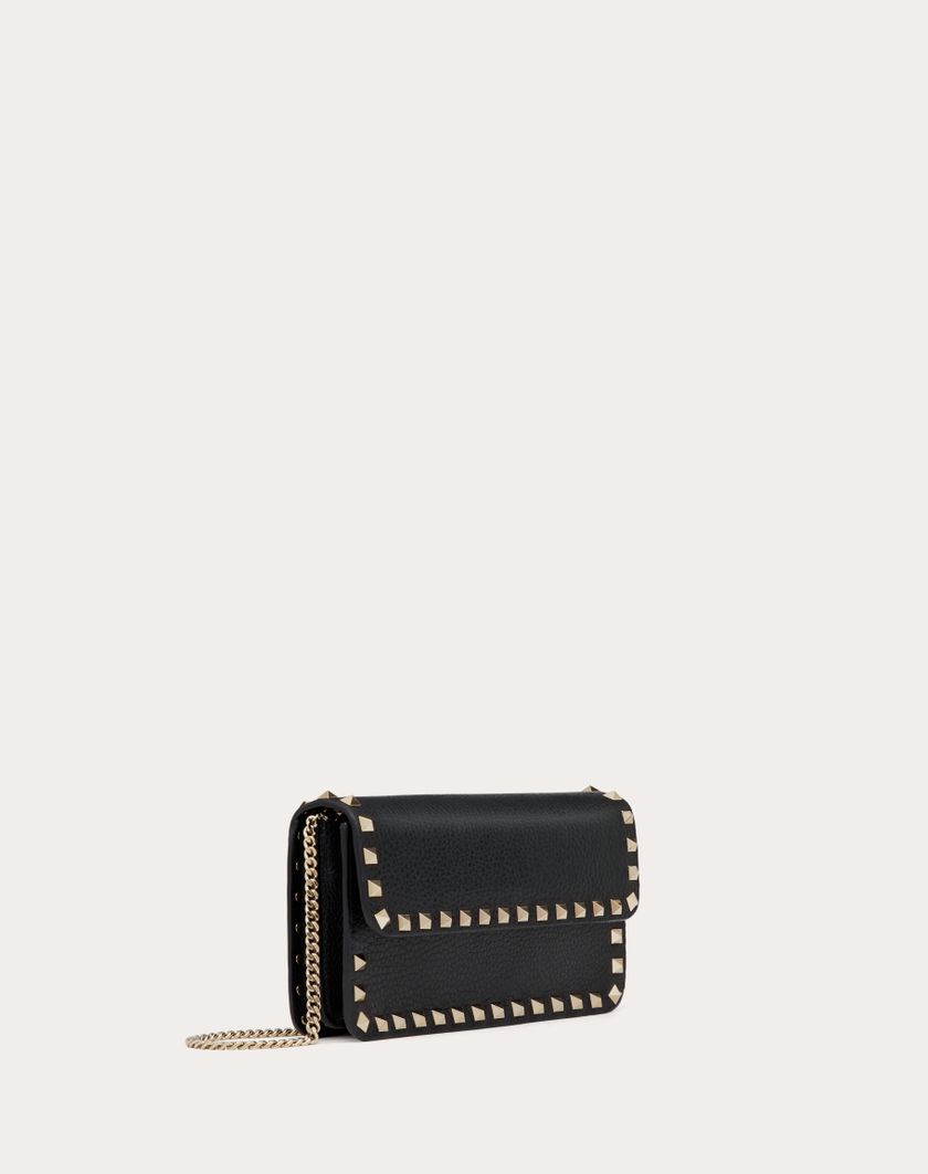 Valentino Handbags Pouch Con Catena Rockstud In Vitello Granato per Donna in Poudre | Valentino IT Qualità
