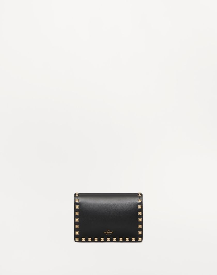 Valentino Handbags Pouch Con Catena Rockstud In Vitello per Donna in Poudre | Valentino IT Acquista Ora