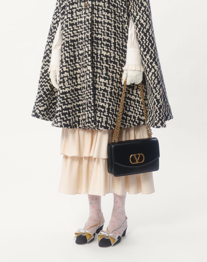 Valentino Handbags Cappa In Geometric Tweed per Donna in Avorio/nero | Valentino IT Soddisfazione Garantita