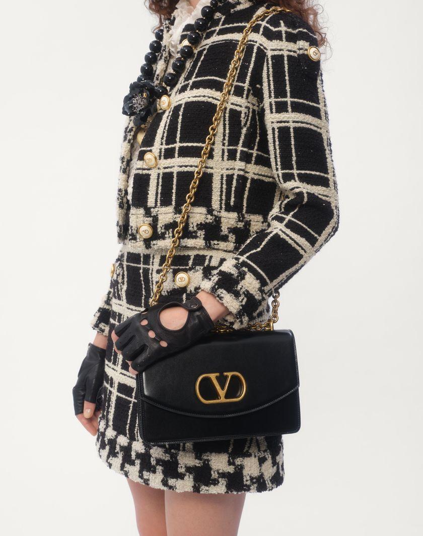 Valentino Handbags Caban In Macro Check Tweed per Donna in Nero/avorio | Valentino IT Consegna Veloce