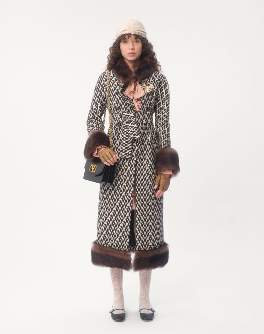 Valentino Handbags Cappotto In Jacquard Toute La V per Donna in Nero/avorio | Valentino IT Saldi Di Fabbrica