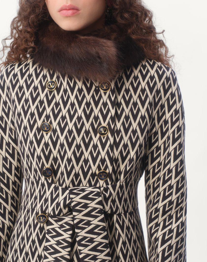 Valentino Handbags Cappotto In Jacquard Toute La V per Donna in Nero/avorio | Valentino IT Saldi Di Fabbrica