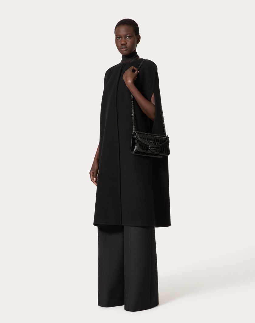 Valentino Handbags Cappa In Fluffy Cachemire Blend per Donna in Nero | Valentino IT In Saldo