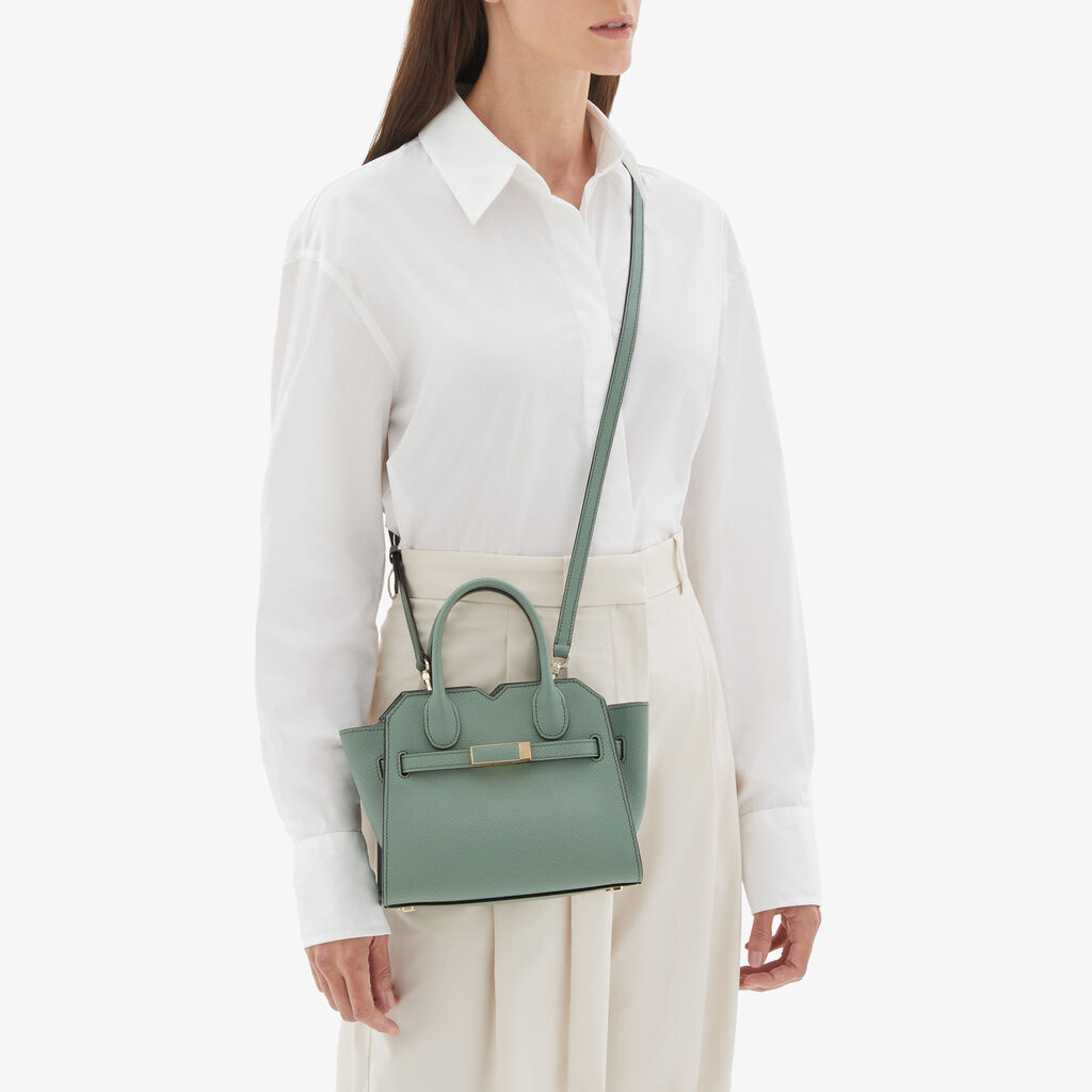 Valextra Borsa a Tracolla Milano Micro | Pelle di vitello Millepunte Soft | Verde Eucalipto | Valextra Consegna Veloce