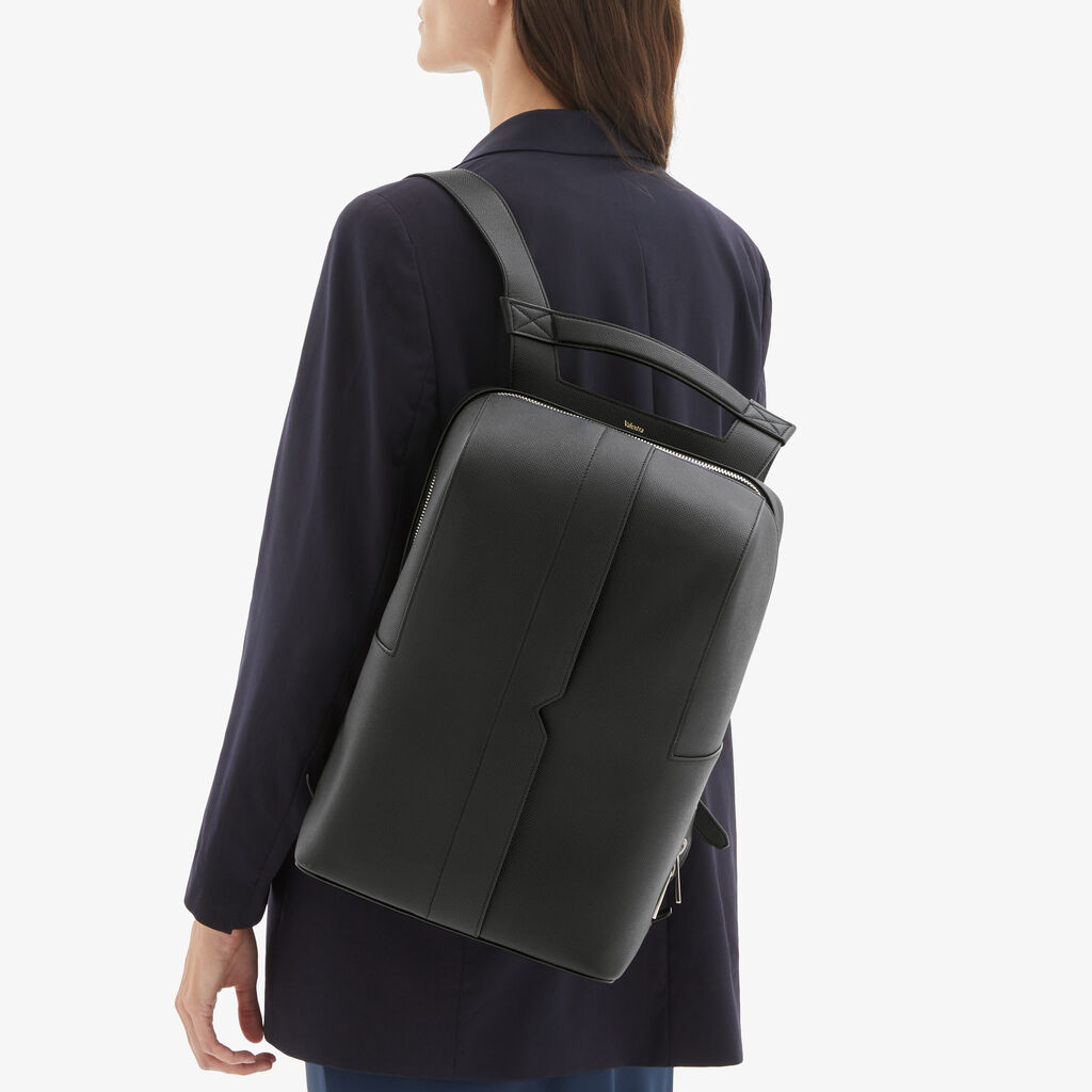 Valextra Zaino V-Line | Pelle di vitello Millepunte Soft | Nero | Valextra Prezzo Ridotto