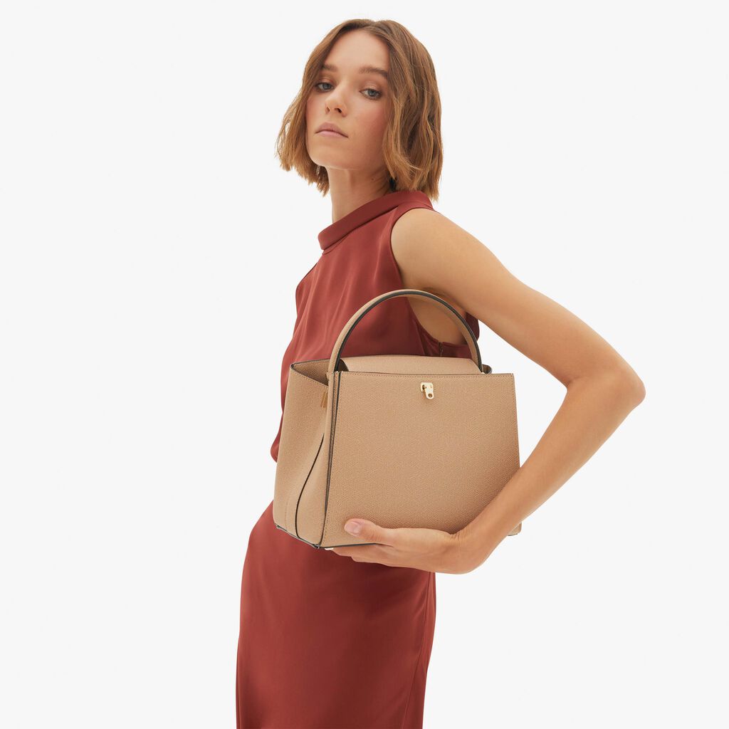 Valextra Borsetta a mano in Pelle Beige con tracolla | Valextra Brera In Linea