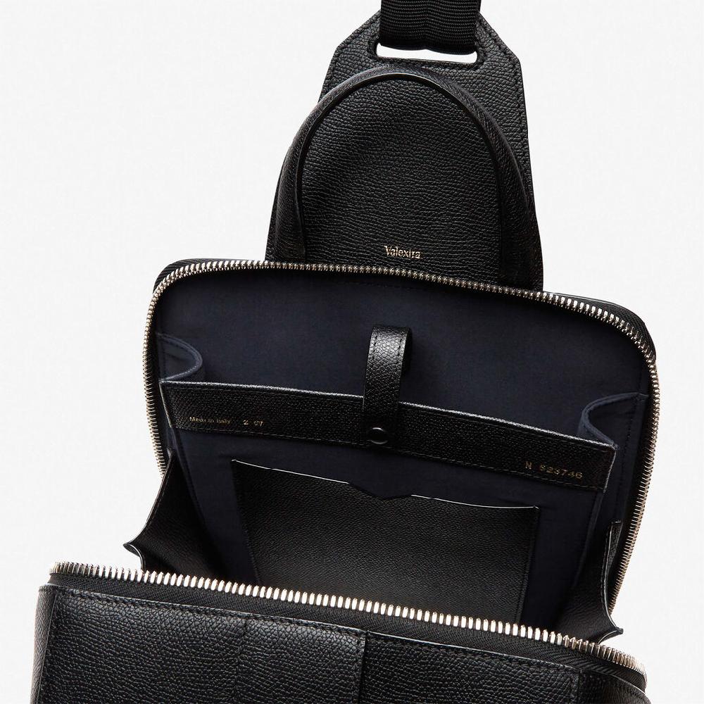 Valextra Valextra V-Line: Zaino monospalla con porta iPad in Pelle Nera Outlet
