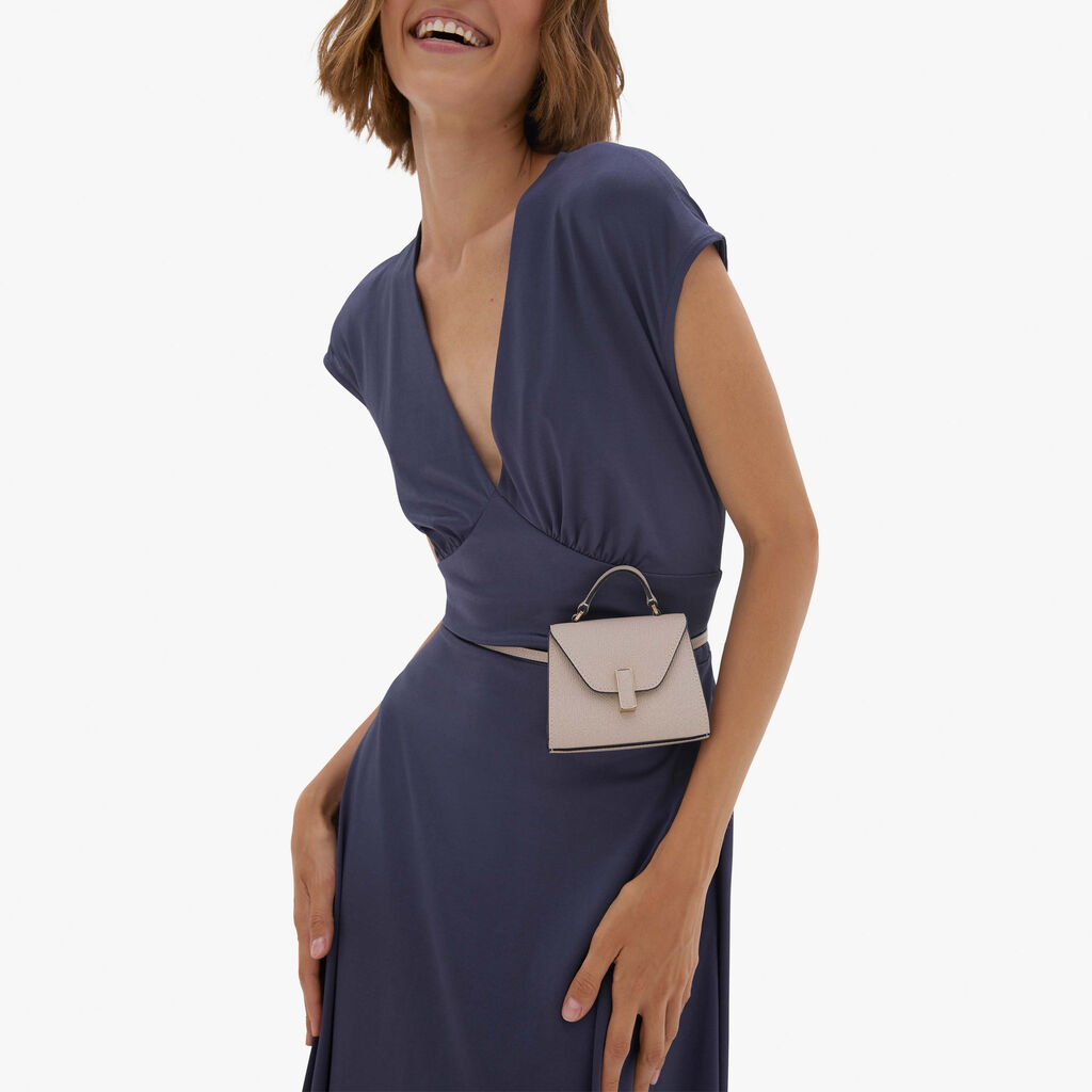 Valextra Borsa da cintura in pelle beige con tracolla | Valextra Iside Vendita Calda