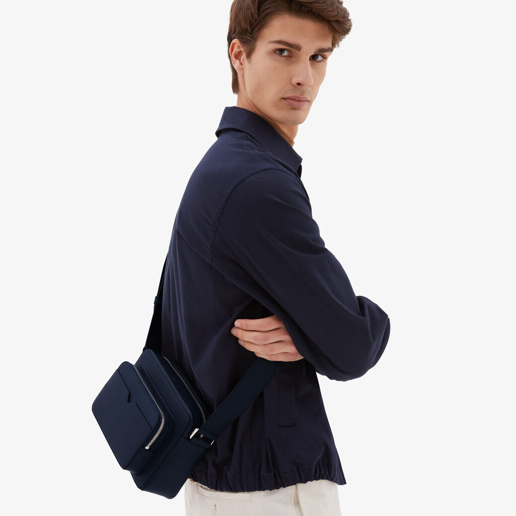 Valextra Borsetta Reporter in Pelle Blu con zip | Valextra V-Line Italia
