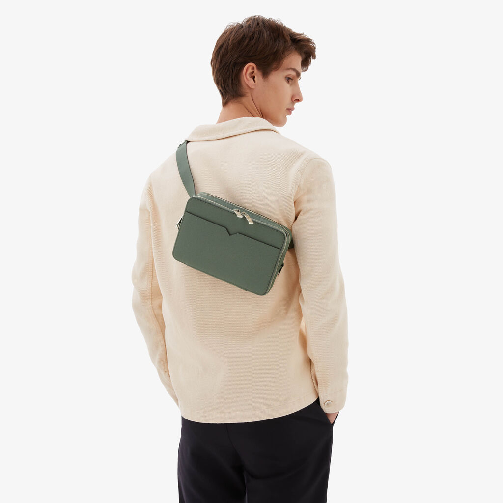 Valextra Bum bag da Uomo in Pelle Verde di Lusso | Valextra V-Line Online