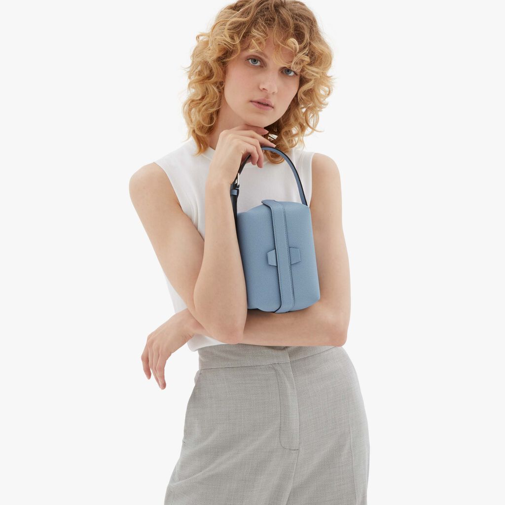 Valextra Borsetta in Pelle Azzurra con tracolla | Valextra Tric Trac Prezzo Ridotto