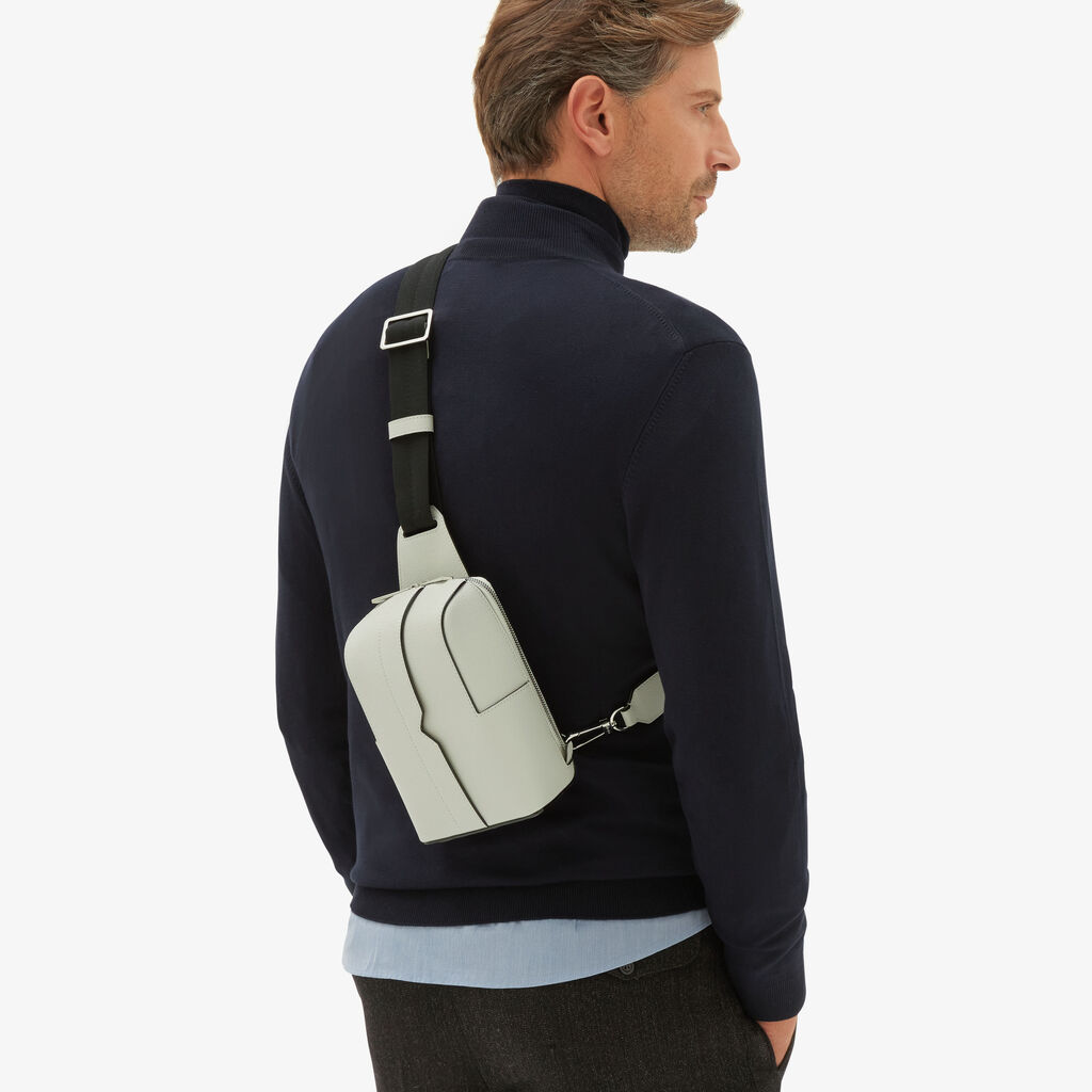 Valextra Zaino monospalla da Uomo di Lusso in Pelle Bianca | Valextra V-Line In Linea