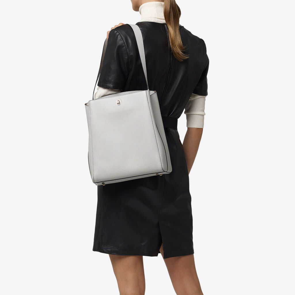 Valextra Valextra Brera: Borsa a spalla Media in Pelle Grigia Only for today