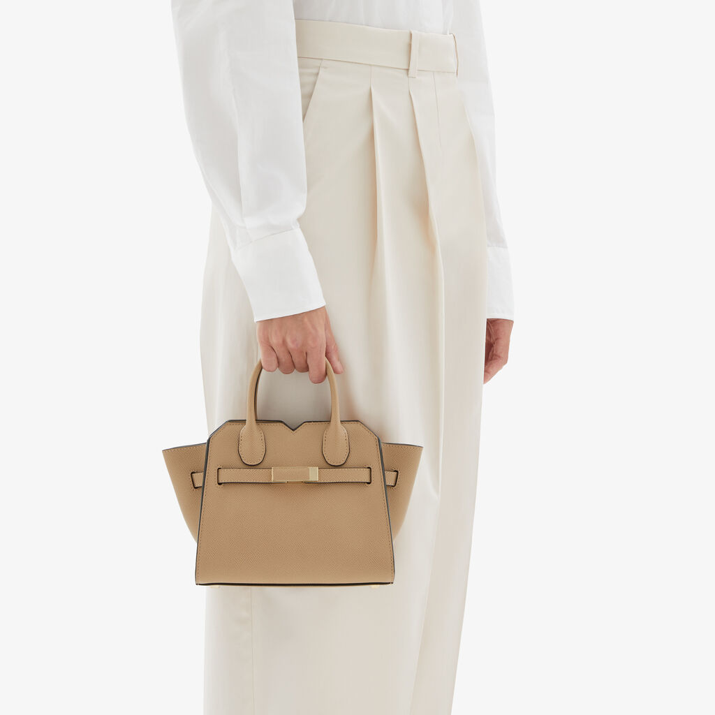 Valextra Borsa a Tracolla Milano Micro | Pelle di vitello Millepunte Soft | Beige Cashmere | Valextra Esporta salva