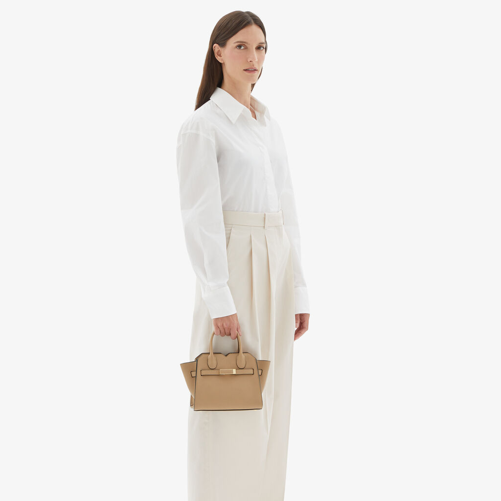 Valextra Borsa a Tracolla Milano Micro | Pelle di vitello Millepunte Soft | Beige Cashmere | Valextra Esporta salva