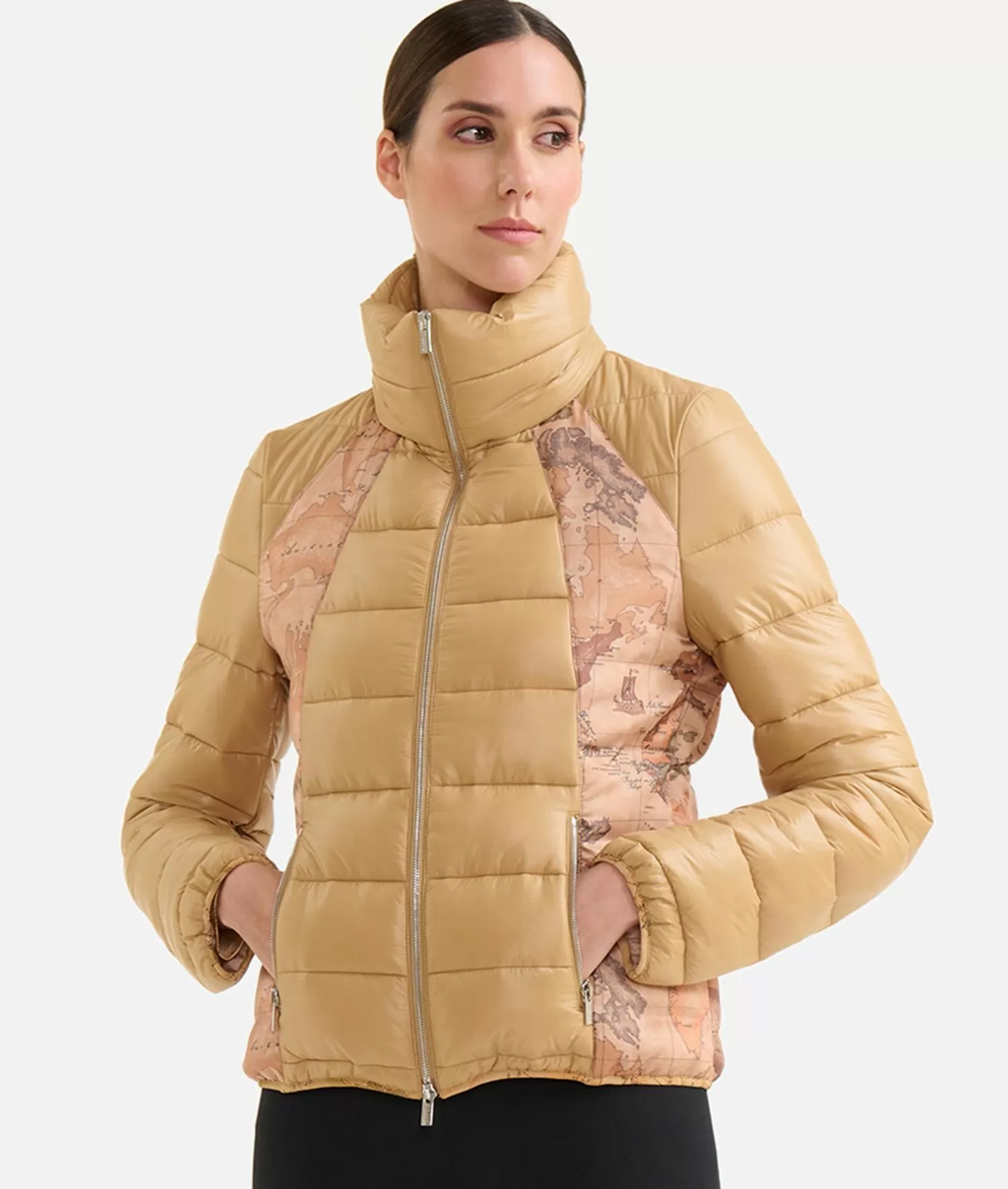 Alviero martini 1a classe Piumino corto in nylon leggero lucido con inserti Geo Classic Cammello 2025
